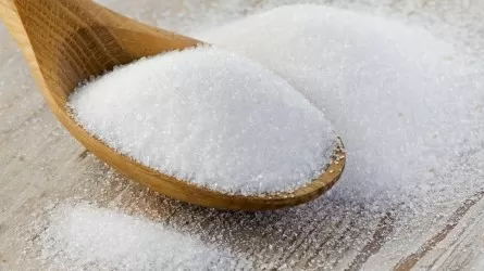 Сахарным заводам выделили 18,3 млрд тг для приобретения сахара-сырца