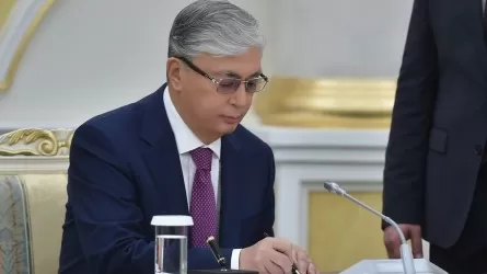 Токаев подписал поправки в Налоговый кодекс и закон о введении его в действие