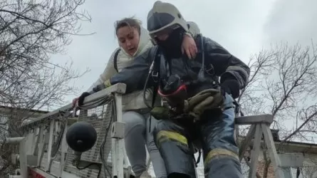 Пожарные спасли в Павлодарской области более 20 человек, в том числе детей