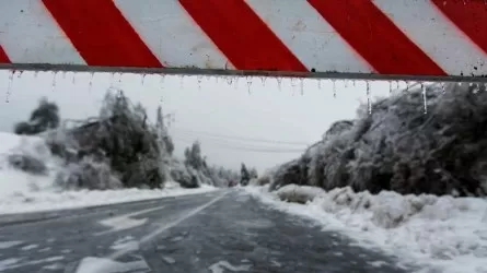 Дороги перекрыли в трех областях Казахстана