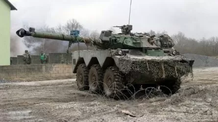 Франция Қорғаныс министрлігінің басшысы алғашқы AMX-10 RC танктерінің Украинаға келгенін хабарлады