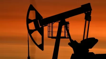 Цена на нефть ускорила падение