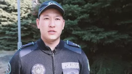 Алматылық полицей кәмпитке қақалған қызды құтқарып қалды
