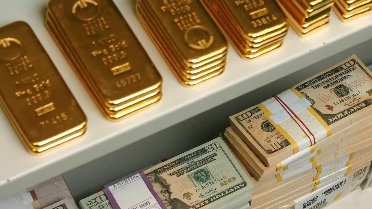 На 2,2 млрд долларов "похудели" золотовалютные резервы Нацбанка РК
