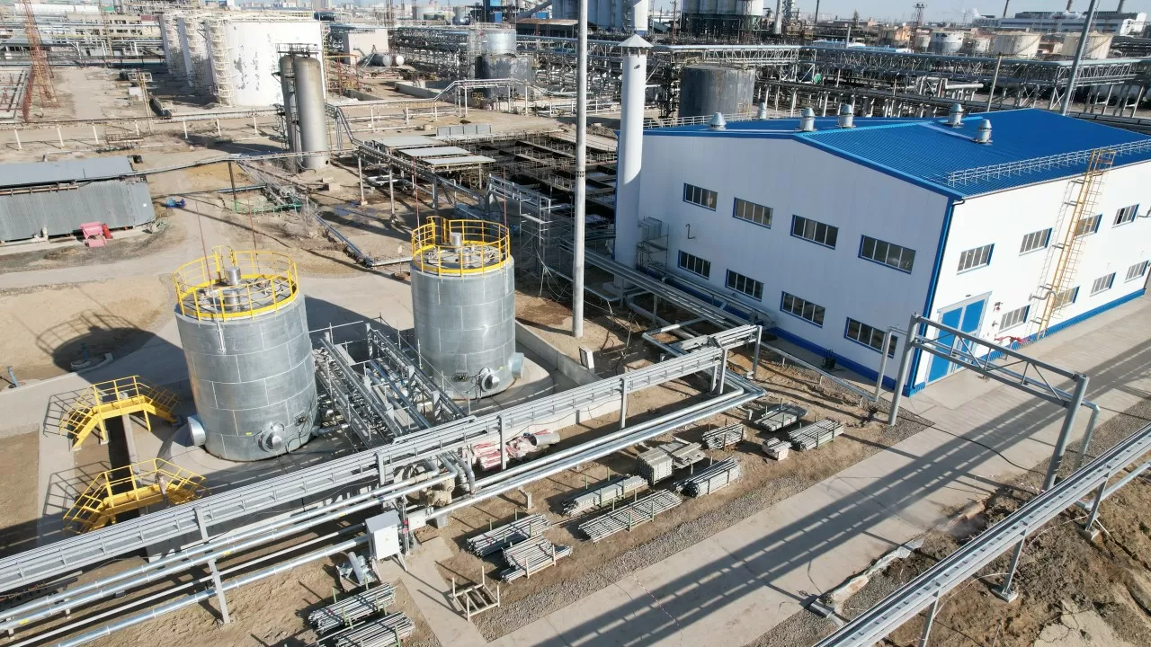 Задымление произошло на Атырауском нефтеперерабатывающем заводе