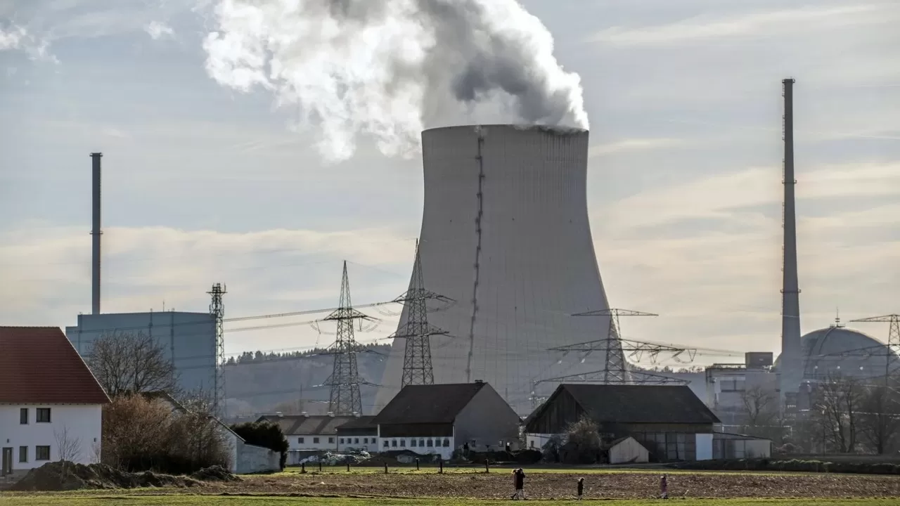  Германия намерена остановить последние АЭС в субботу 