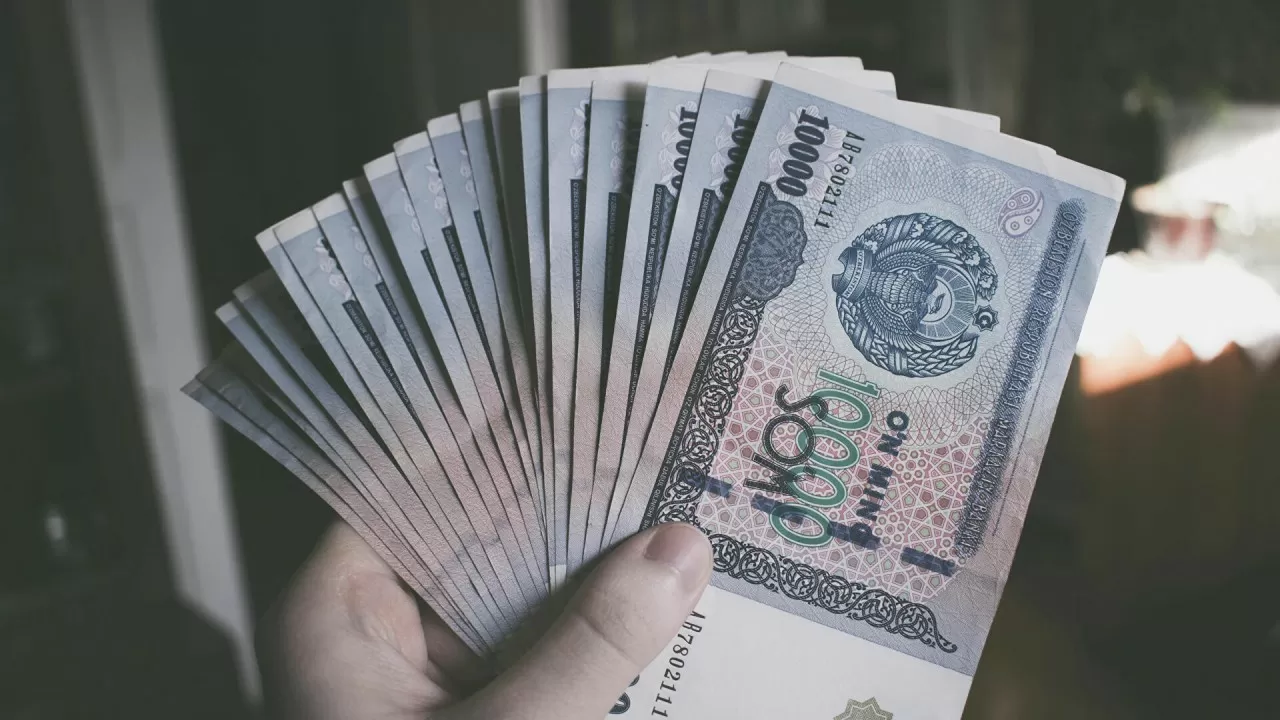 Узбекистанцам позволили брать кредиты на покупку импортных товаров