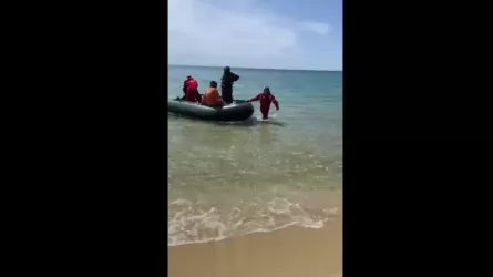 Каспий теңізінде екі ер адам құтқарылды