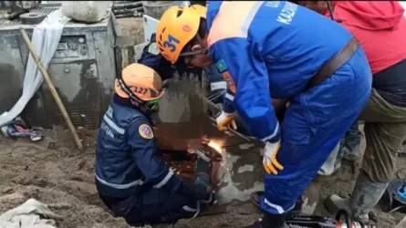 В Алматинской области спасли строителя, застрявшего в бетономешалке
