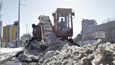 Из Астаны за ночь вывезли более 42 тысяч кубометров снега