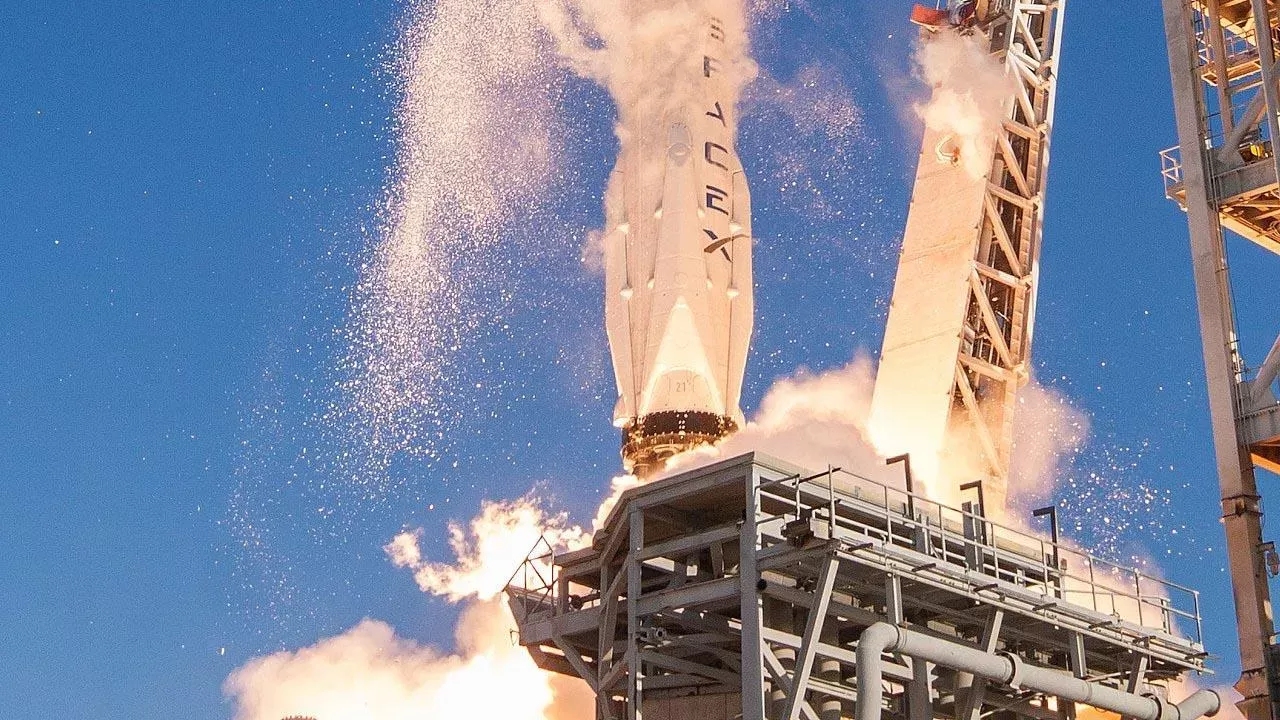 SpaceX вывела на орбиту 56 спутников Starlink