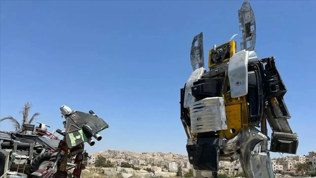 Иордания тұрғыны ескі техникадан роботтар мен машиналар жасайды