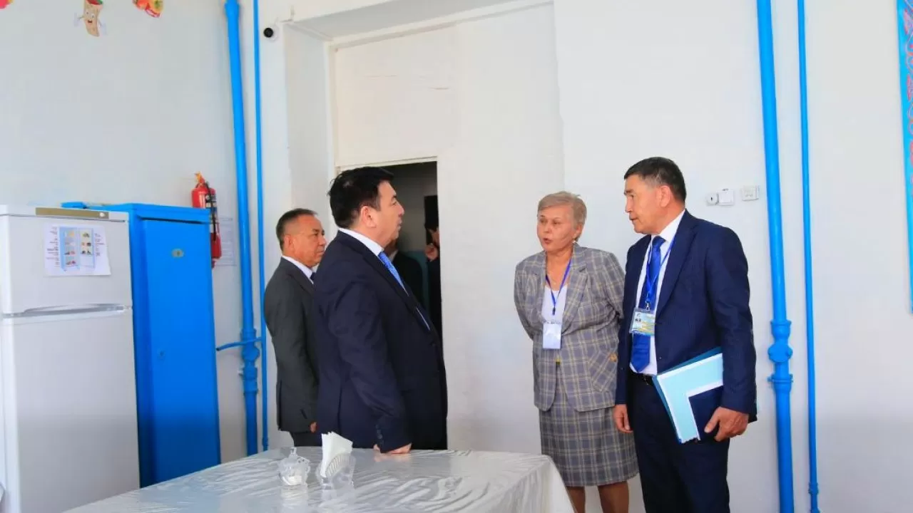 Ауыл мектебі мұғалімдері "Болашақ" бағдарламасымен оқуға барады