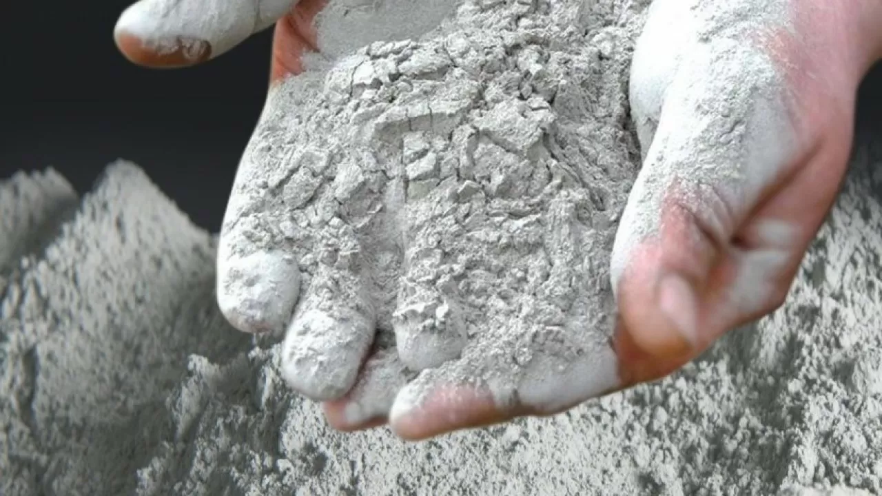 В Караганде несколько лет нелегально работает цементный мини-комплекс 