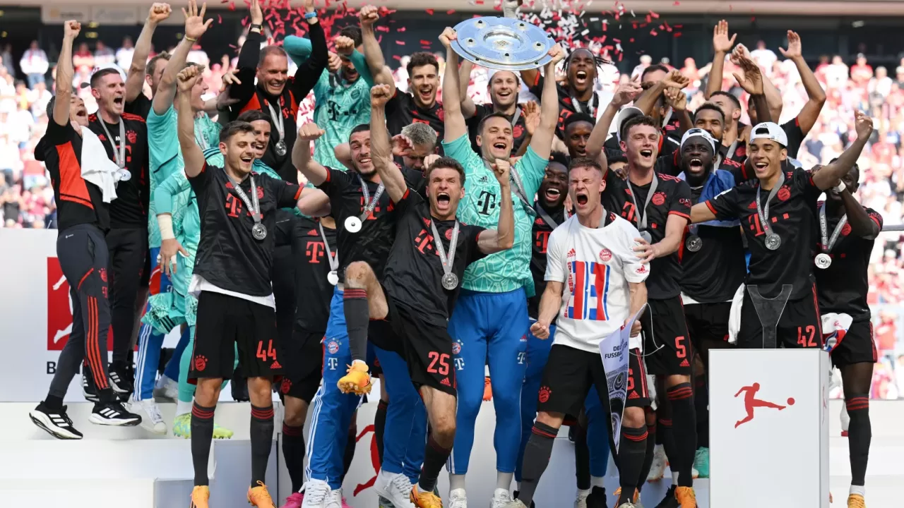 "Бавария" в 11-й раз подряд выиграла чемпионат Германии