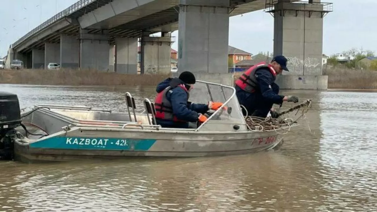 Атырауда бір айға жуық уақыт бұрын жоғалған жасөспірімнің денесі табылды