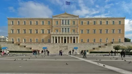 В Греции временное правительство приняло присягу