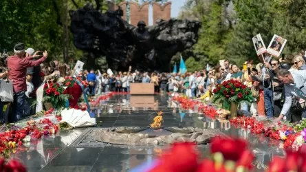 Без шествия и парадов: как отмечают День Победы алматинцы