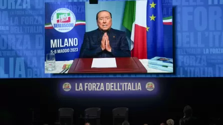 Находящийся в больнице Берлускони записал первое более чем за месяц видеообращение