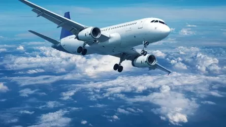  Двух россиян задержали за курение на борту самолета в Астане