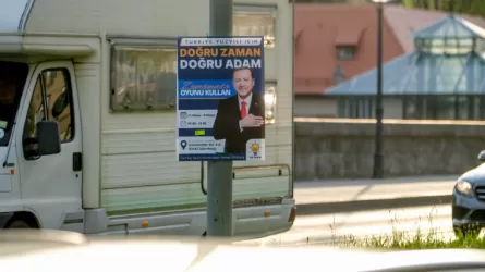 Германияда Ердоғанға дауыс беруге шақыратын плакаттар пайда болды