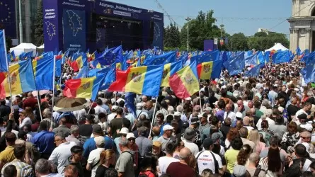 Многотысячный митинг прошел в Молдове в поддержку вступления ЕС