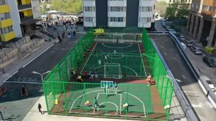 Астанада Жеңіс күні қарсаңында жаңа аулалар пайдалануға берілді