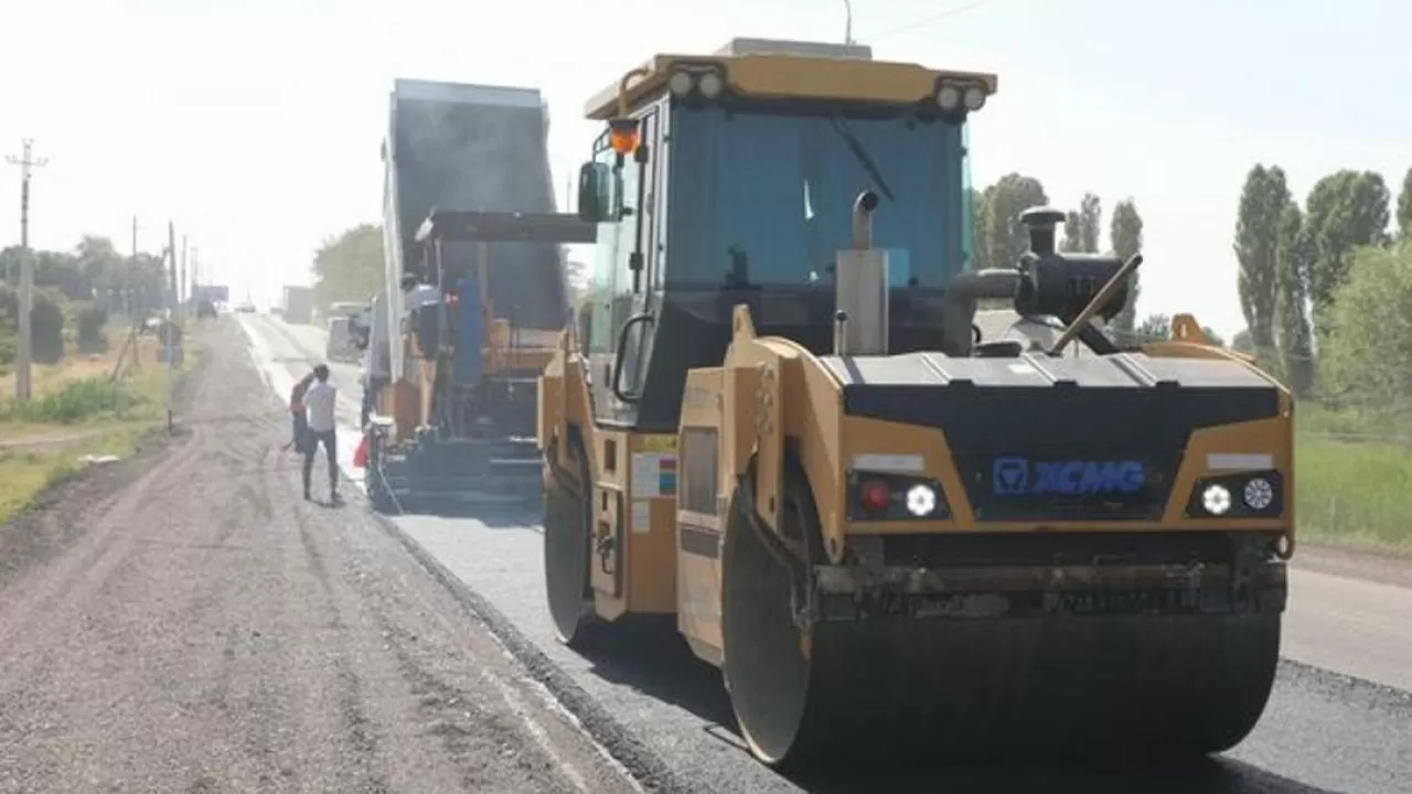 Сарыағашта республикалық маңызы бар жол жөнделіп жатыр