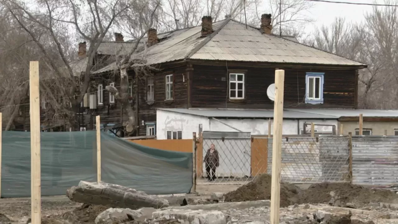 Мажилисмен отправил запрос акиму Павлодарской области о ветхом жилье