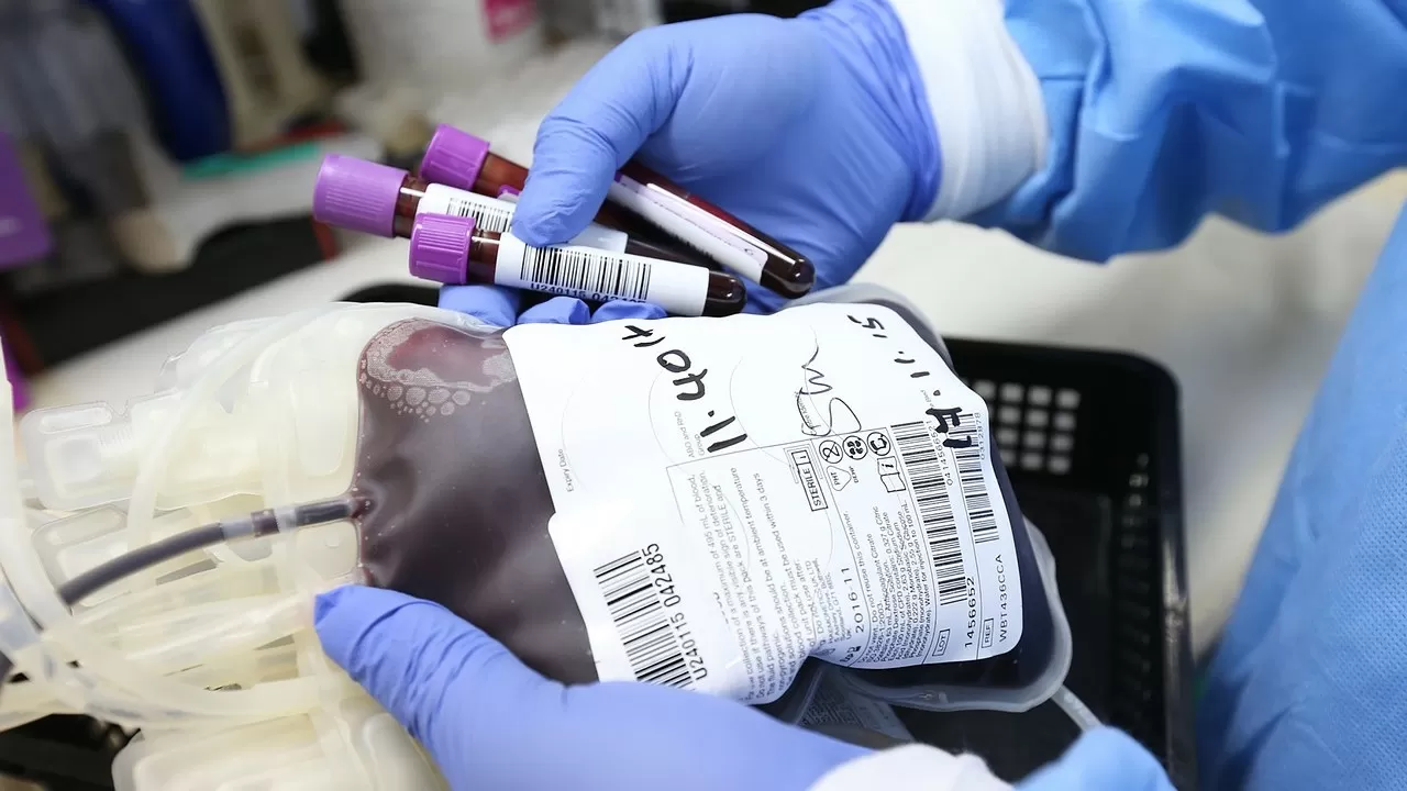 Выводы делать рано – эксперт о возможности заражения ВИЧ в ЦГКБ Алматы через переливание крови