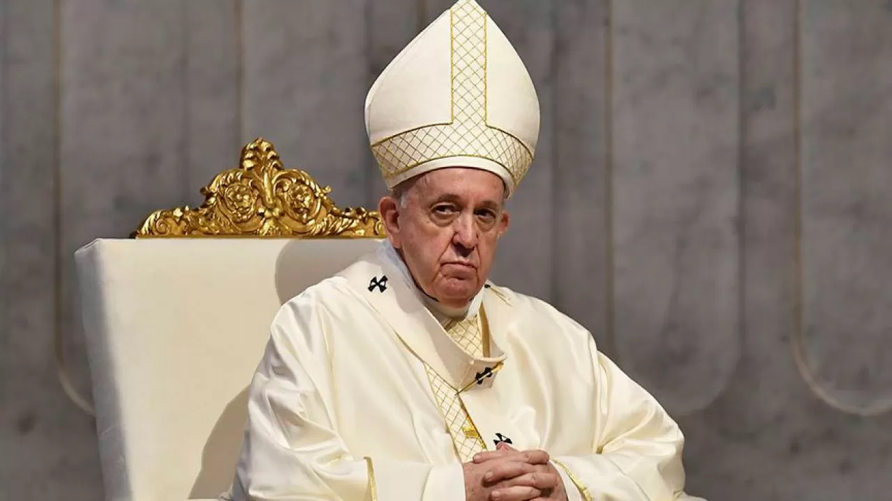Папа римский нуждается в экстренной операции на кишечнике