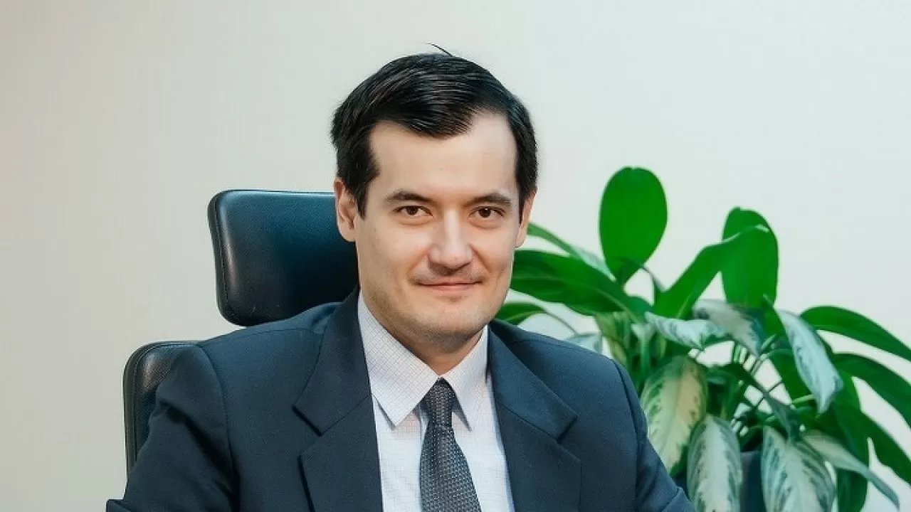 Назарбаевтың немересінің компаниясын кім басқарады?