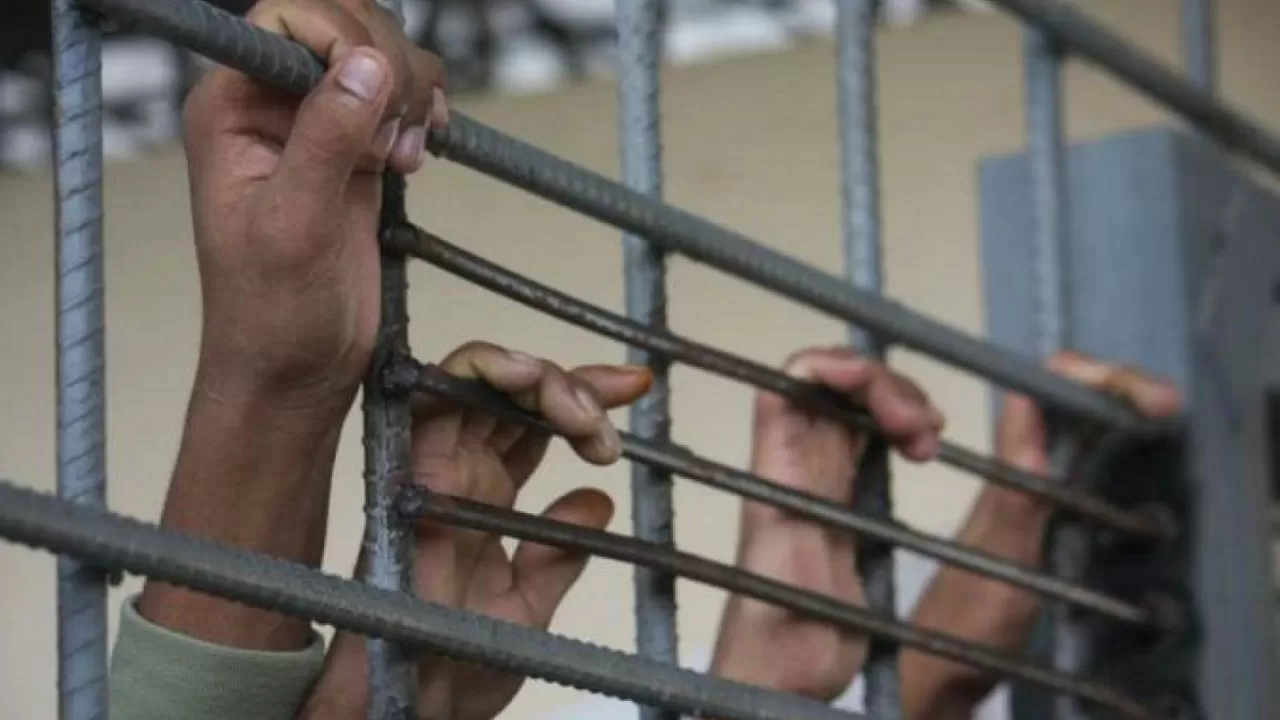 Спецпрокуроры выявили пытки в колонии, которая находится в ВКО