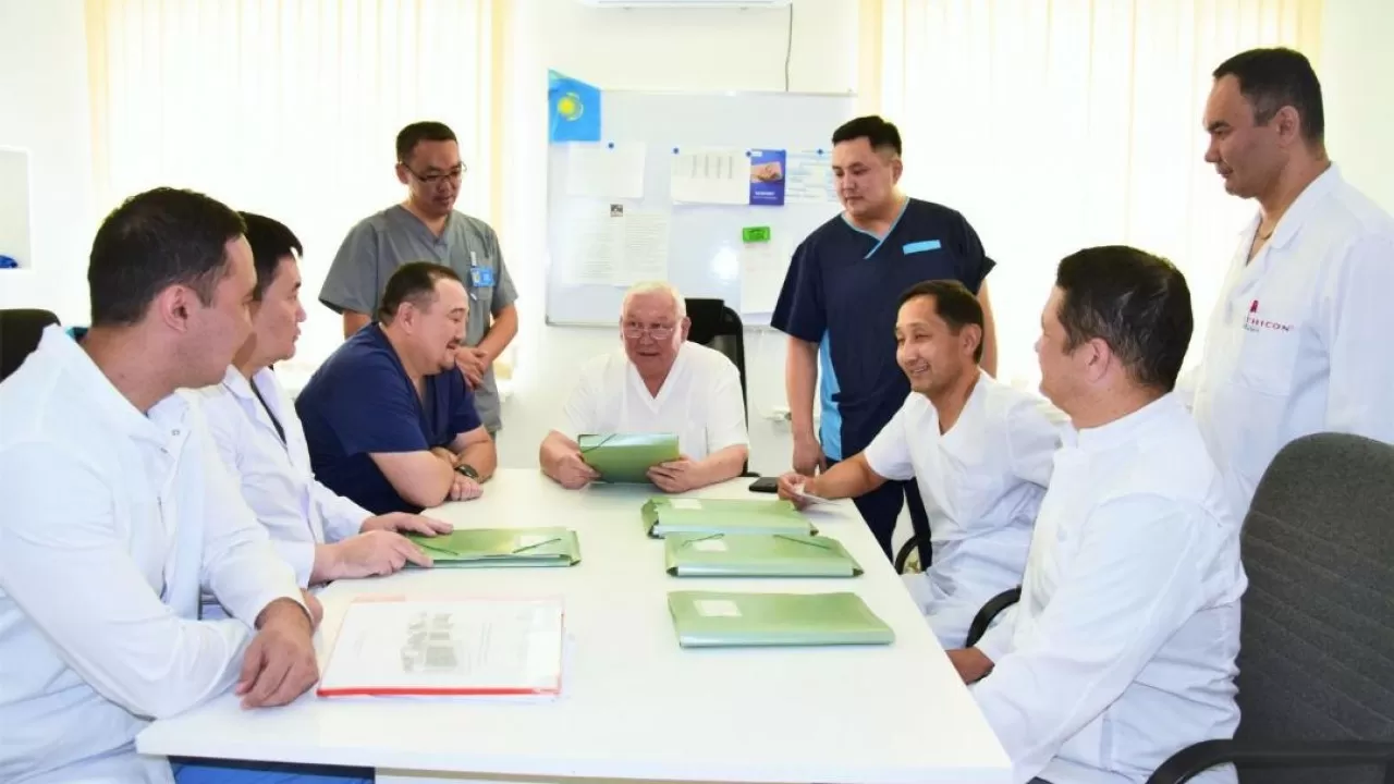 Дәрігерлер қауіпті диагнозы бар науқастың өмірін сақтап қалды