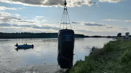 Павлодар облысында ер адам көлігімен бірге өзен түбінен табылды