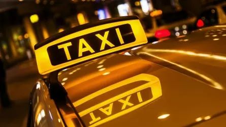 Алматинским таксистам запретят завышать цены в аэропорту 