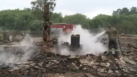 Как в области Абай тушат пожар: что говорят жители