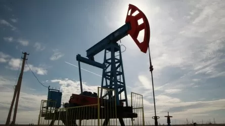 Цены на нефть опускаются после уверенного подъема накануне  