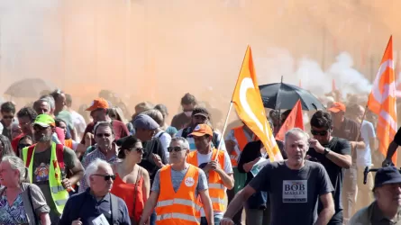 На протесты против пенсионной реформы во Франции вышли около 1 млн человек