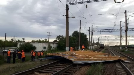 Ураганный ветер снес крыши в Экибастузском районе