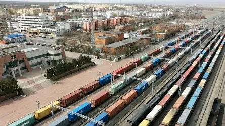Порт Алашанькоу может обслужить около 3000 грузовых поездов из Китая в Европу