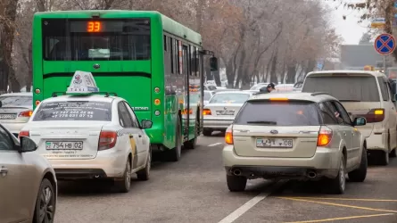 Аким Караганды приглашает мужчин стать водителями автобусов