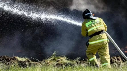 Пожары в Абайской области: пожарные из других регионов возвращаются в места дислокации