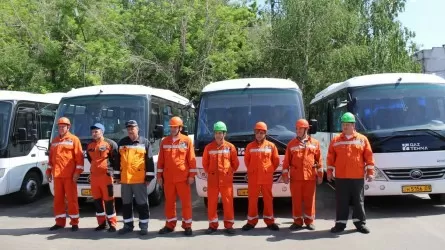 Ключи от новых автобусов получили водители угольного департамента АО "АрселорМиттал Темиртау"
