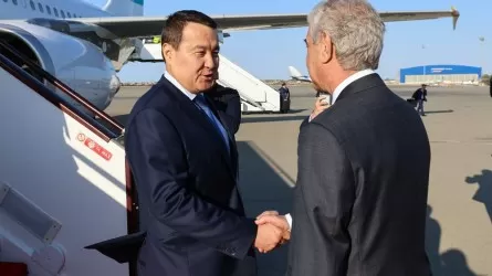 Смаилов прибыл в Азербайджан, он встретится с Ильхамом Алиевым