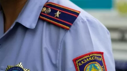 Антикор поймал на взятках семерых полицейских в Алматы и Алматинской области
