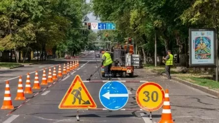 Водителей в Алматы предупредили о неудобствах