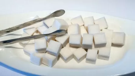 Снизить импорт сахара из РФ и Беларуси предлагают эксперты  