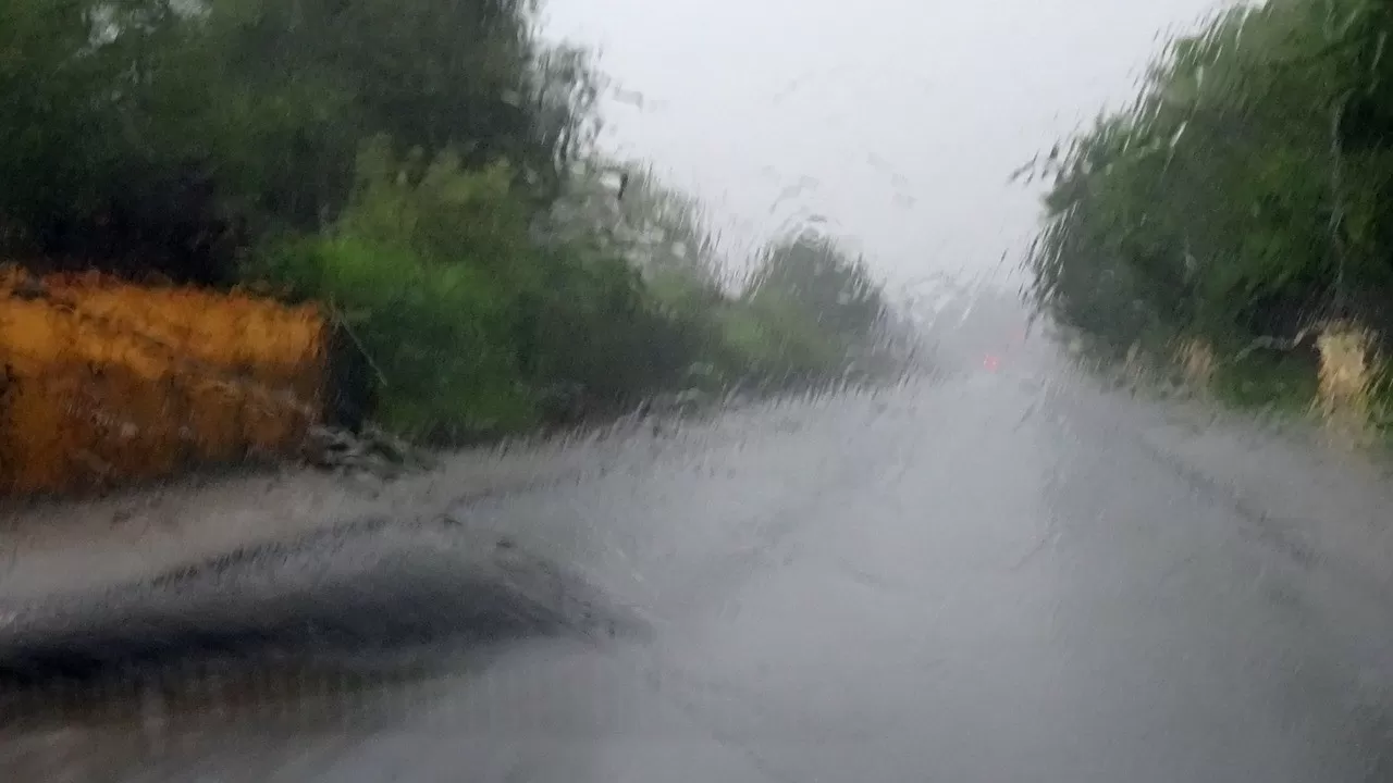 Более полумиллиона людей в Японии получили приказы срочно покинуть свои дома  