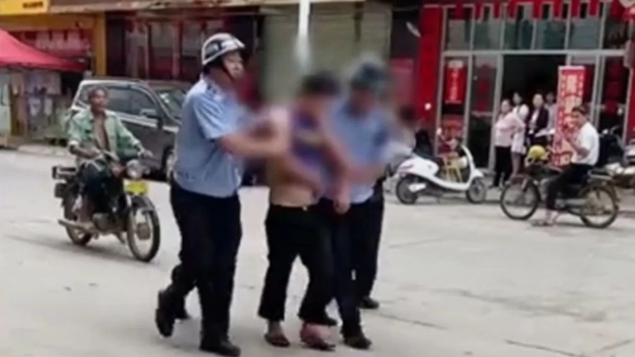 Қытайда балабақшаға шабуыл жасалып, 6 адам қаза тапты